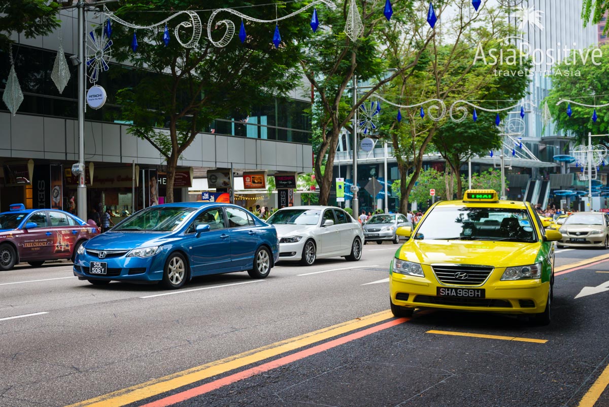 Типичный автомобиль такси в Сингапуре