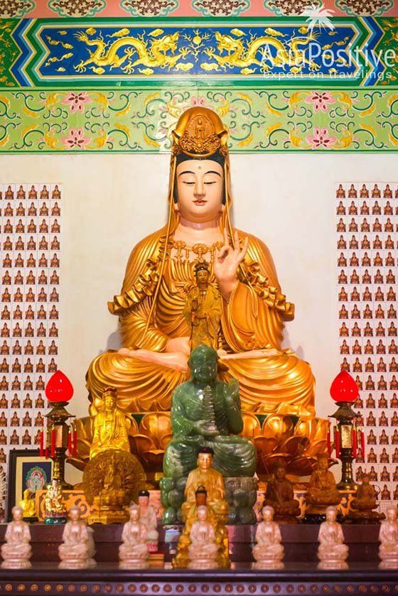 Самый красивый китайский храм Куала Лумпура (Малайзия) Статуя богини милосердия Гуаньинь | Храм Тянь Хоу (Thean Hou Temple) – достопримечательность Куала Лумпура и один из самых красивых китайских храмов Малайзии, который обязательно стоит увидеть | Эксперт по путешествиям AsiaPositive.com
