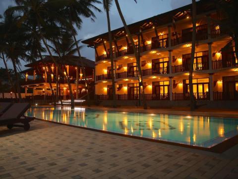 Whispering Palms Hotel | Карантинные отели Шри-Ланки с пляжем для отдыха на море