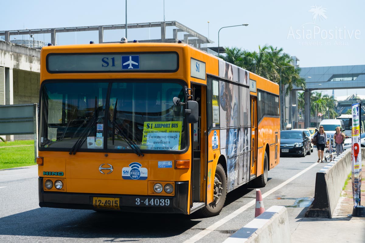 Bus S1 from Suvarnabhumi Airport to Bangkok Historic Center | Thailand