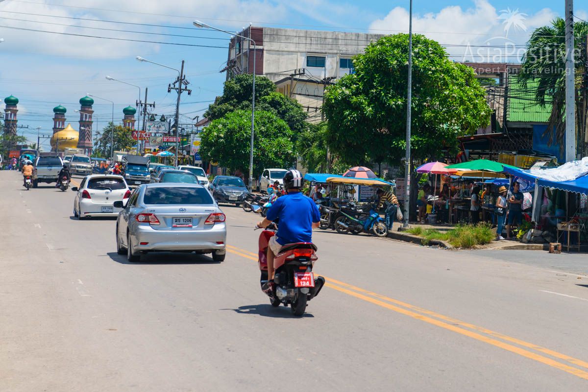 One of the central streets in Ao Nang