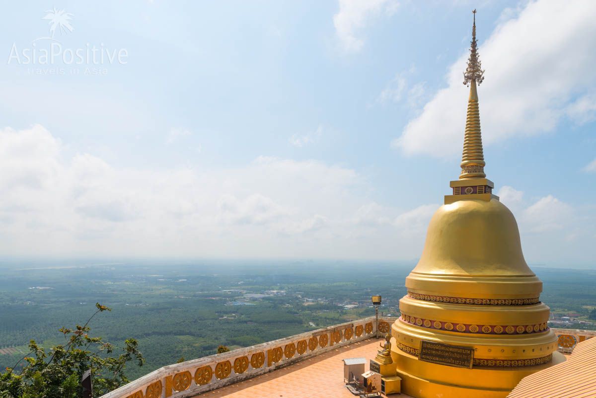 С вершины Храма Тигра открывается замечательный вид на окресnности | Краби, Таиланд | Путешествия с AsiaPositive.com