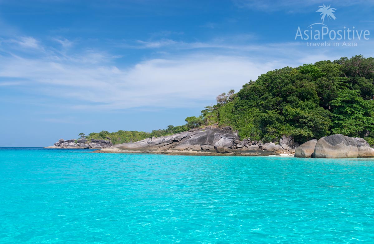 The gorgeous colour of the sea near the Similan Islands