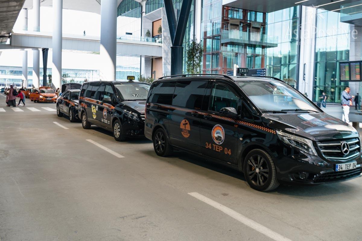  Black taxis at Istanbul's New Airport are premium, yellow taxis are economy class. | Travel and leisure in Turkey | AsiaPositive.com
